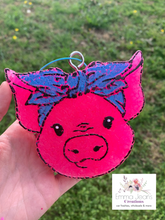 Load image into Gallery viewer, Pig With Bow Freshie
